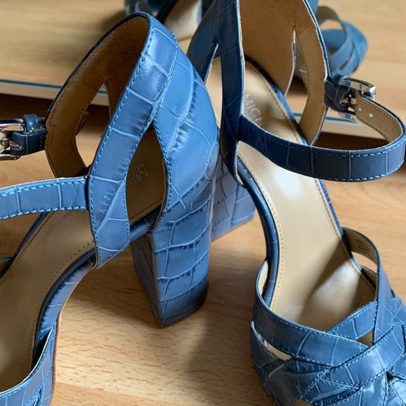 Michael Kors baby blue sandals, size 6.5 - Picture 4 of 5